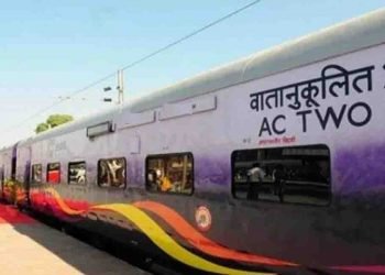 बुद्ध सर्किट ट्रेन शुरू : किराया जान कर आपकी फट जाएगी