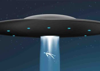 …तो वाकई धरती पर आते हैं एलियंस! अमेरिकी नौसेना ने जारी किए UFO के 3 वीडियो