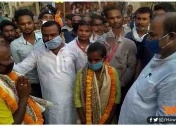 CM नीतीश के मंत्री भूले सोशल डिस्टेंसिंग, ज्योति को सम्मानित करने लाव-लश्कर के साथ पहुंचे दरभंगा