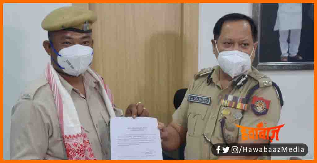 HomeGaurd Ne Pakdwa diye karoro ke drug, ASAM Govt, Asam Police, Homegaurd ko salute, Homegaurd ki imandari, DGP Asam, DGP Assam Gives 1 lakh to homegaurd, Bihar hindi news, Azab Gazab,